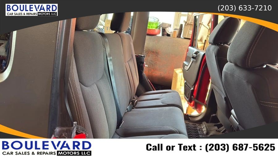 Used 2016 Jeep Wrangler Unlimited Sahara AWD/4WD image 29