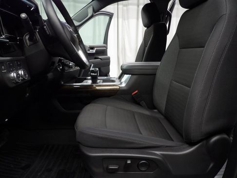 Used 2025 GMC Sierra 1500 Elevation image 9