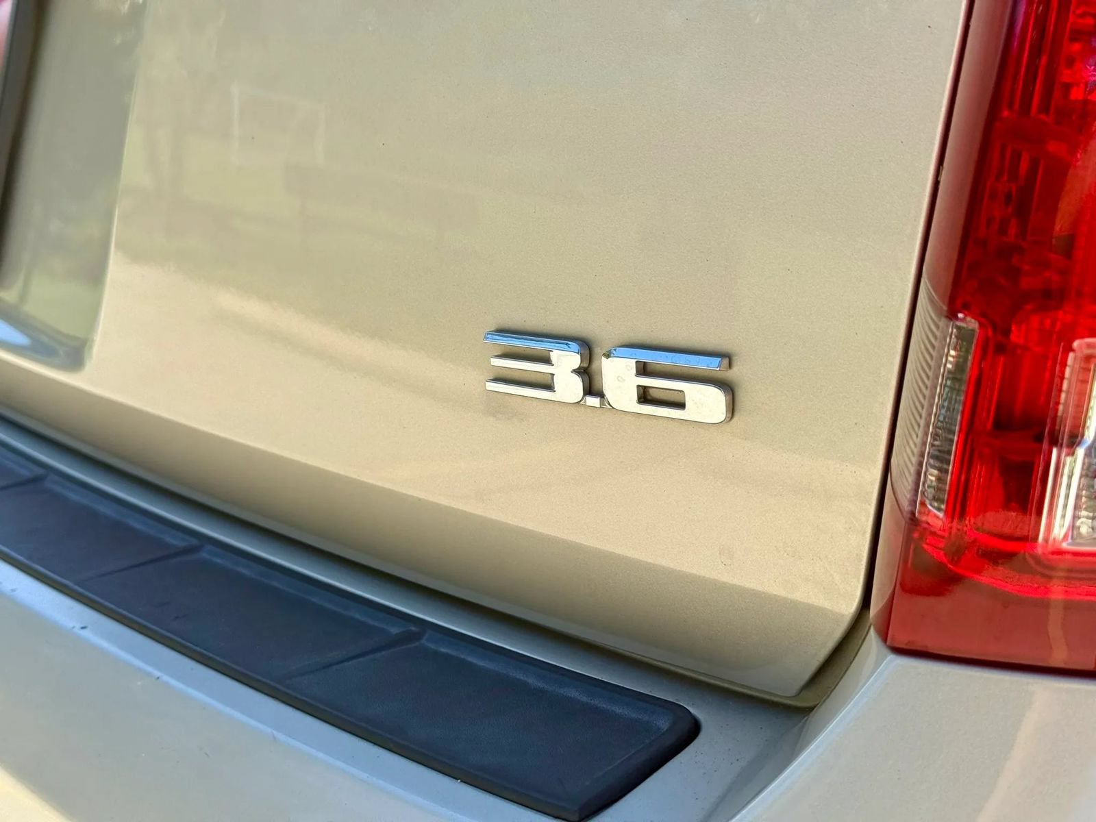 Used 2013 Cadillac SRX Luxury AWD/4WD image 6
