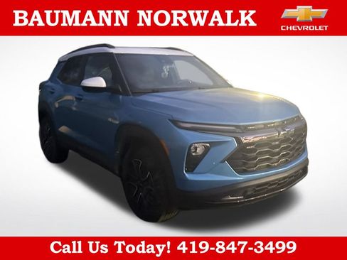 Used 2025 Chevrolet TrailBlazer ACTIV w/ Convenience Package AWD/4WD image 3