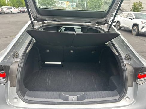 Used 2025 Toyota Prius LE FWD image 11