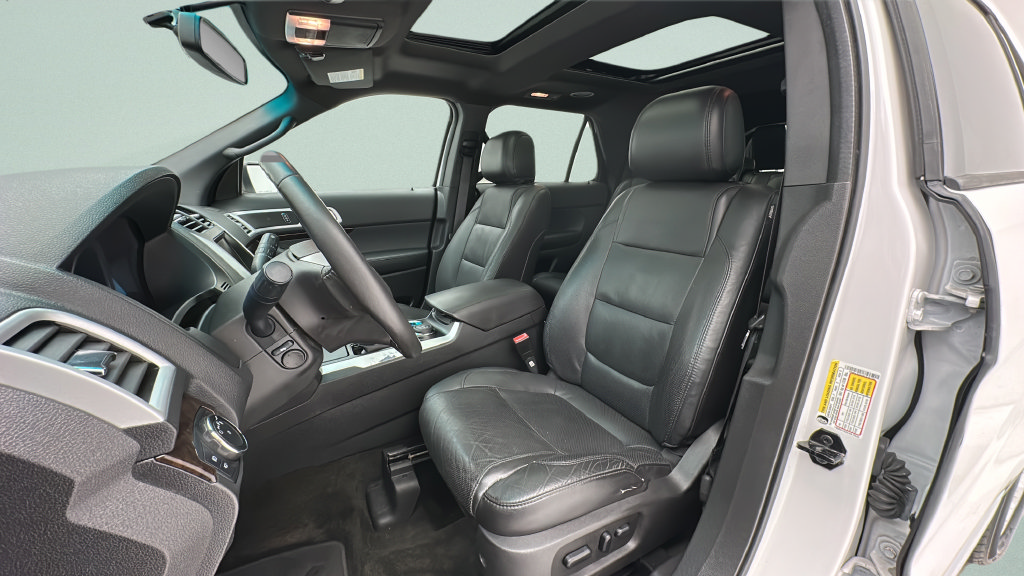 Used 2014 Ford Explorer Limited w/ Equipment Group 301A AWD/4WD image 12