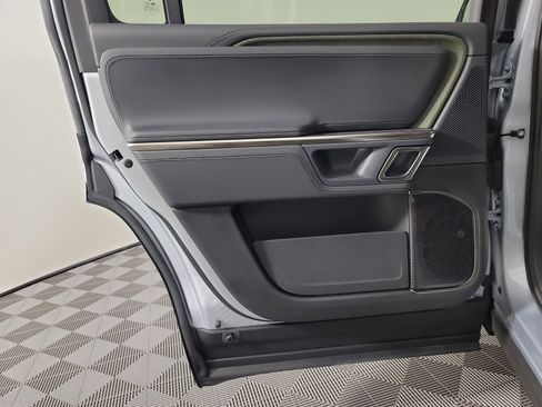 Used 2024 Rivian R1S Adventure image 15