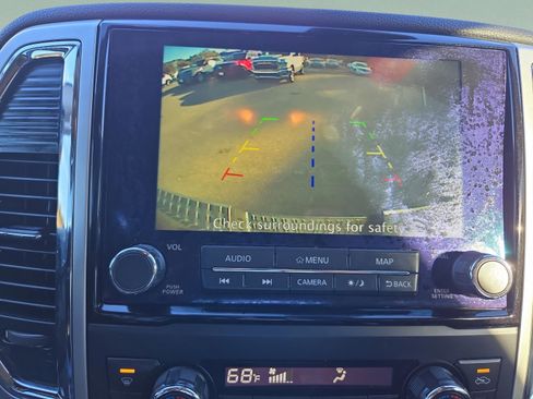 Used 2021 Nissan Titan SV w/ SV Convenience Package image 9