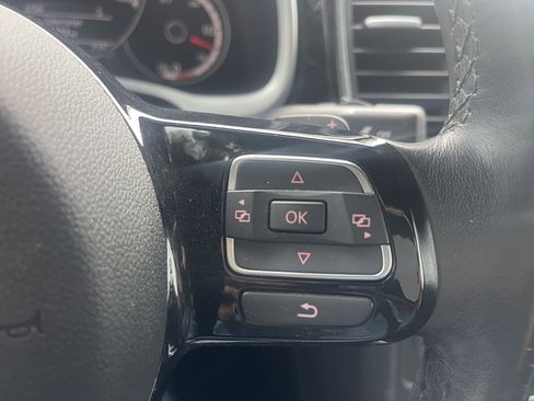 Used 2013 Volkswagen Beetle TDI image 26