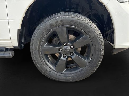 Used 2019 RAM 1500 Express w/ Wheel & Sound Group AWD/4WD image 14