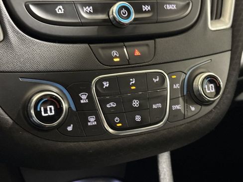 Used 2022 Chevrolet Malibu LT FWD image 16