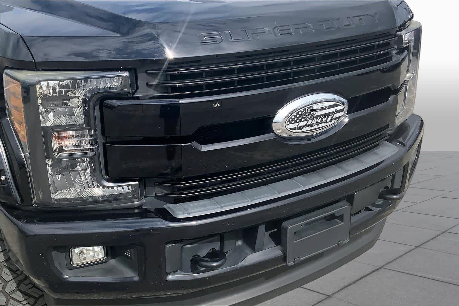 Used 2019 Ford F350 Lariat w/ Lariat Ultimate Package AWD/4WD image 30