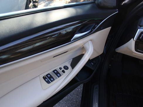 Used 2023 BMW 530i xDrive 530i xDrive w/ Premium Package image 27