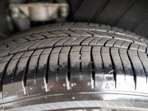 Certified 2023 Kia Sorento EX image 35