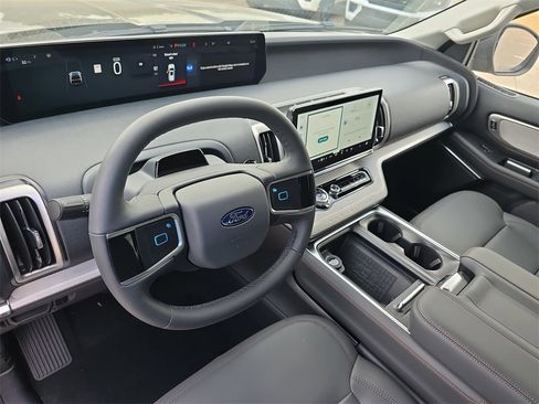 New 2025 Ford Expedition Max Active image 50