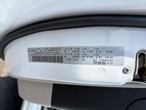 Used 2018 Chrysler Pacifica Touring-L Plus FWD image 15