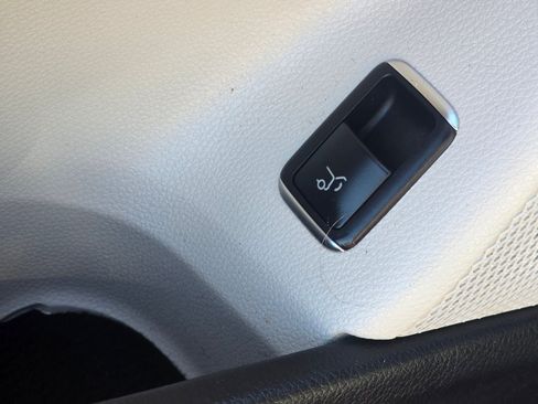 Used 2019 Mercedes-Benz GLA 250 image 38