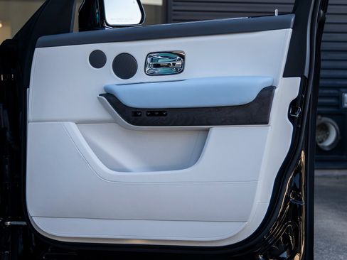 Used 2025 Rolls-Royce Cullinan image 55