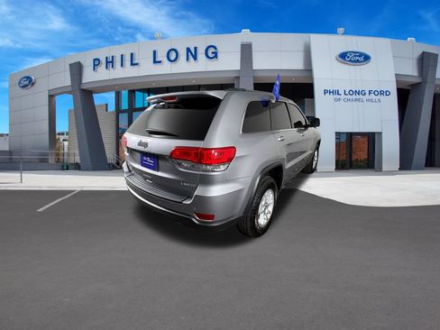 Used 2019 Jeep Grand Cherokee Laredo AWD/4WD image 5