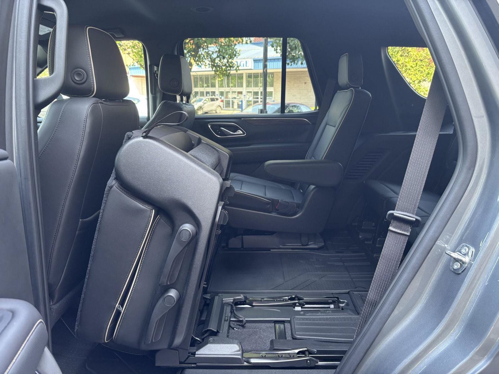 Used 2021 Chevrolet Tahoe Premier AWD/4WD image 23