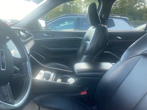Used 2023 Jeep Grand Cherokee 4WD 4xe w/ Luxury Tech Group II image 7