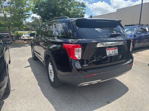 Used 2022 Ford Explorer XLT w/ Equipment Group 202A RWD image 3