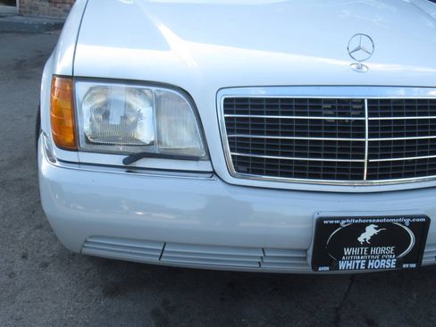Used 1992 Mercedes-Benz 300 SE image 3