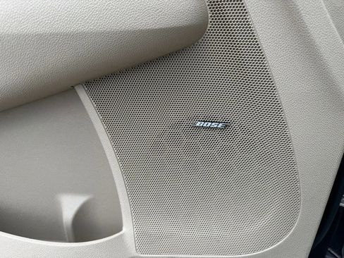 Used 2012 Buick Enclave Premium FWD image 21