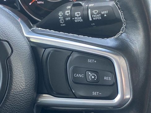 Used 2022 Jeep Wrangler Unlimited Sahara w/ Cold Weather Group image 8