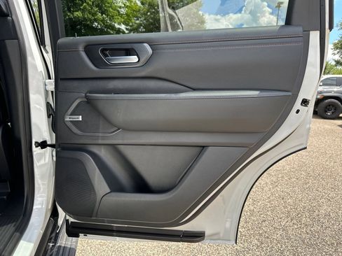 New 2025 Nissan Armada PRO-4X AWD/4WD image 16