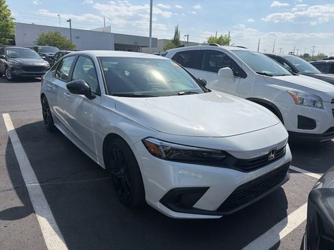 Used 2023 Honda Civic Sport image 4