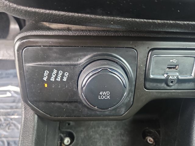 Used 2021 Jeep Renegade Sport w/ Sport Appearance Group AWD/4WD image 26