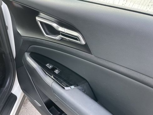 Used 2023 Kia Sportage EX image 32