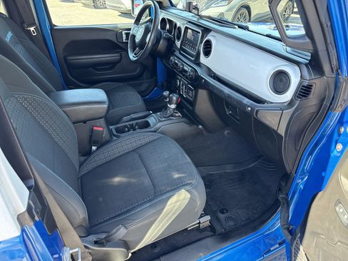 Used 2021 Jeep Wrangler Sport image 30