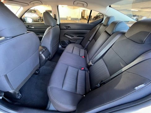 Used 2024 Nissan Altima 2.5 SV image 25