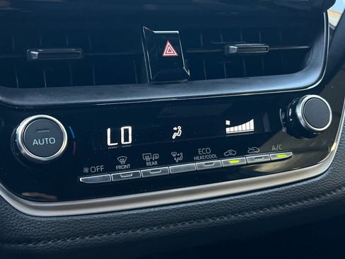 Used 2025 Toyota Corolla SE FWD image 20
