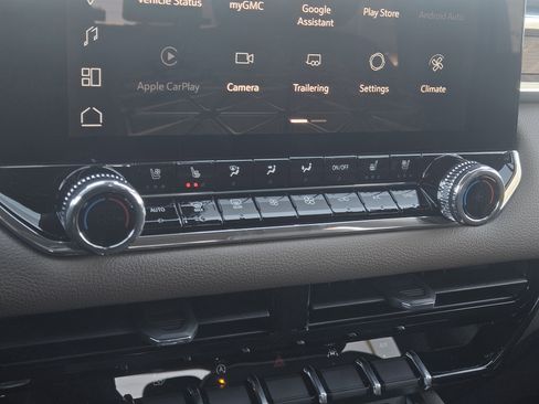 New 2026 GMC Canyon Denali image 18