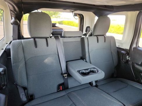 Used 2025 Jeep Wrangler Unlimited Sahara AWD/4WD image 31