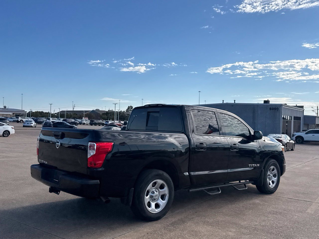 Used 2021 Nissan Titan S w/ S Utility Package RWD image 29