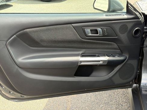 Used 2025 Ford Mustang Convertible RWD image 19