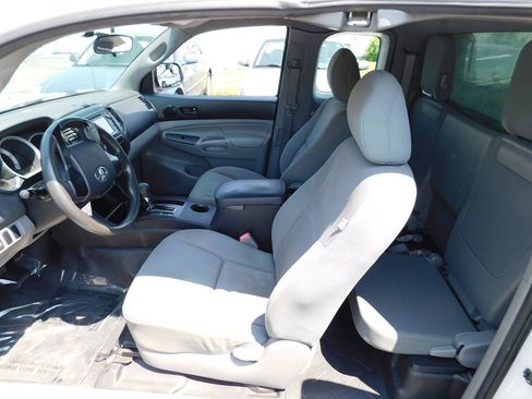Used 2014 Toyota Tacoma 2WD Access Cab image 32