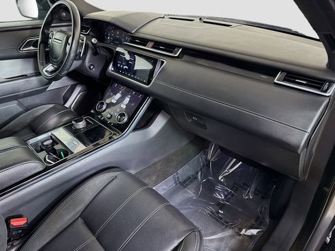 Used 2018 Land Rover Range Rover Velar R-Dynamic SE image 30