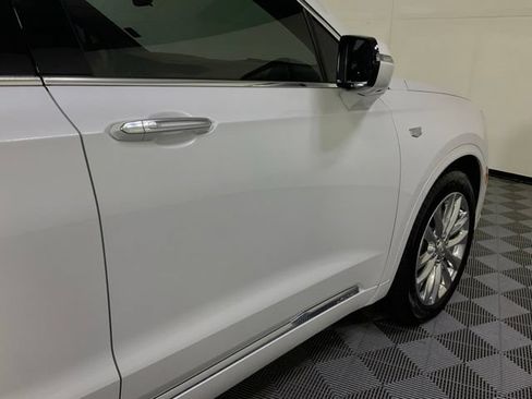 Used 2025 Cadillac XT6 Premium Luxury w/ Platinum Package AWD/4WD image 7