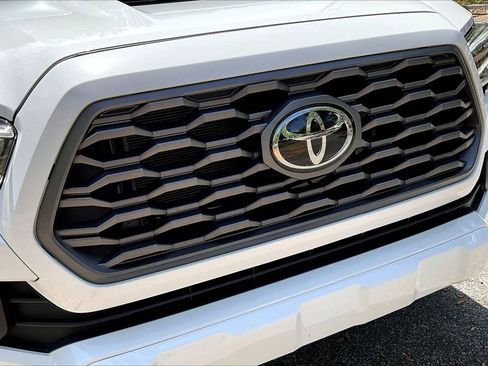 Used 2023 Toyota Tacoma TRD Sport image 33