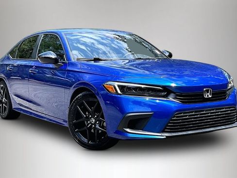 Used 2023 Honda Civic Sport image 2