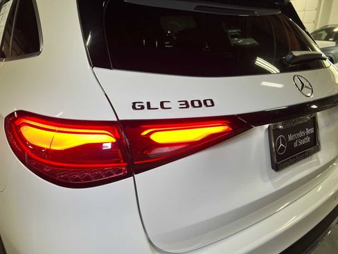 Used 2026 Mercedes-Benz GLC 300 4MATIC image 15
