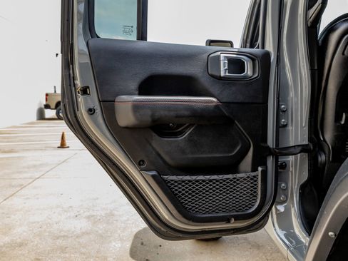 Used 2022 Jeep Wrangler Unlimited Rubicon w/ Steel Bumper Group image 38