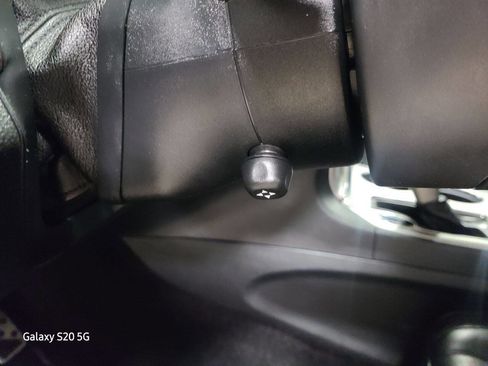 Used 2018 Jeep Grand Cherokee Overland image 30