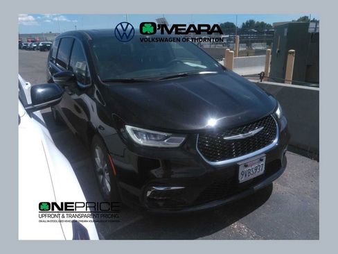 Used 2026 Chrysler Pacifica Limited FWD image 1