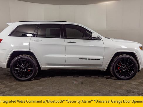 Used 2018 Jeep Grand Cherokee Altitude image 17