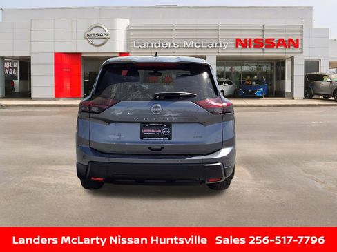 Used 2025 Nissan Rogue S image 5