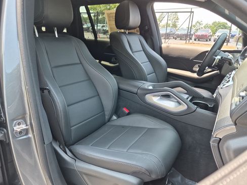 Certified 2025 Mercedes-Benz GLS 450 4MATIC image 33