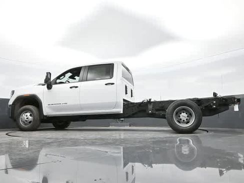 New 2025 GMC Sierra 3500 Pro w/ Convenience Package image 44