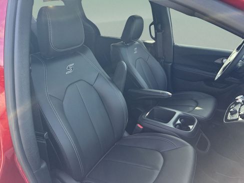 New 2026 Chrysler Pacifica Select w/ S Appearance Package FWD image 36